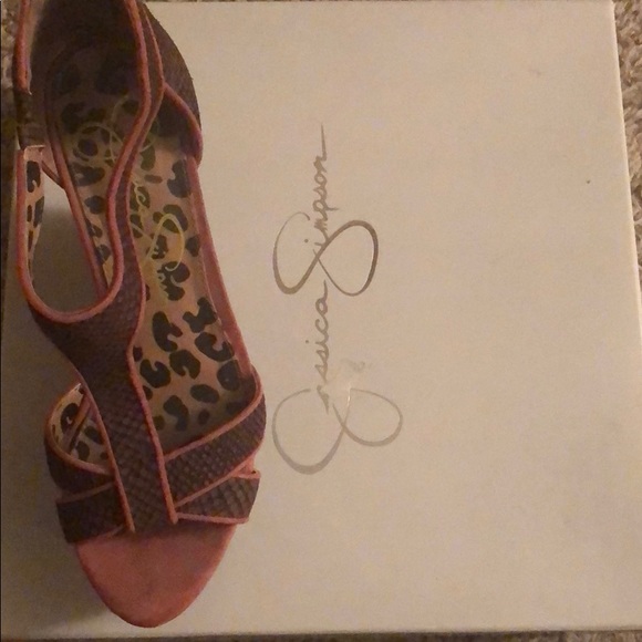 Jessica Simpson - Picture 3 of 3